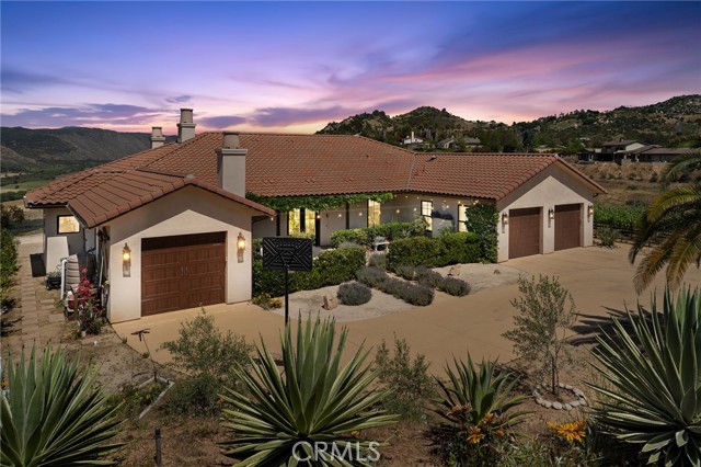 Detail Gallery Image 2 of 37 For 15450 Bandy Canyon Rd, Escondido,  CA 92025 - 3 Beds | 2 Baths