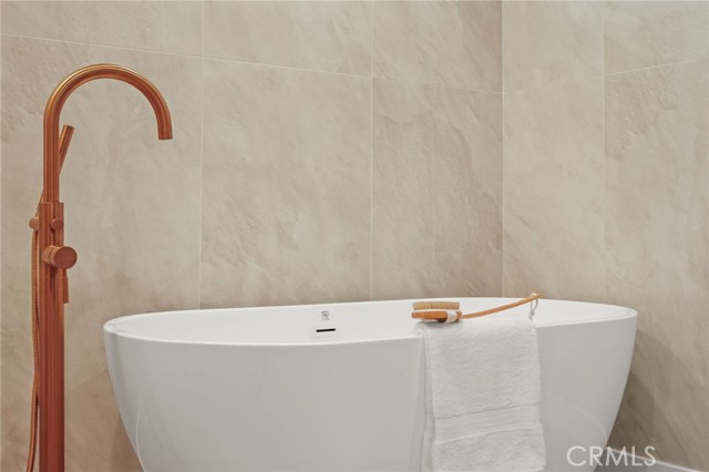 Image 27 of 46 For 15609 Huston Street