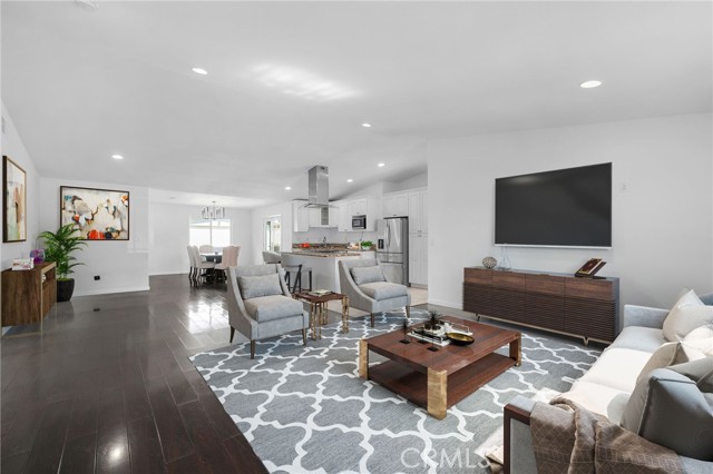 8627 Vicki Drive, Whittier CA: https://media.crmls.org/medias/2b9c4e35-e1e6-4064-a5b4-178bc3fef7de.jpg