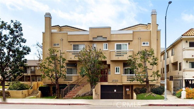 Detail Gallery Image 1 of 18 For 4139 Cahuenga Bld #106,  Toluca Lake,  CA 91602 - 1 Beds | 1/1 Baths
