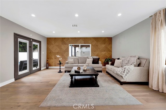 Image 5 of 18 For 4912 Alonzo Avenue