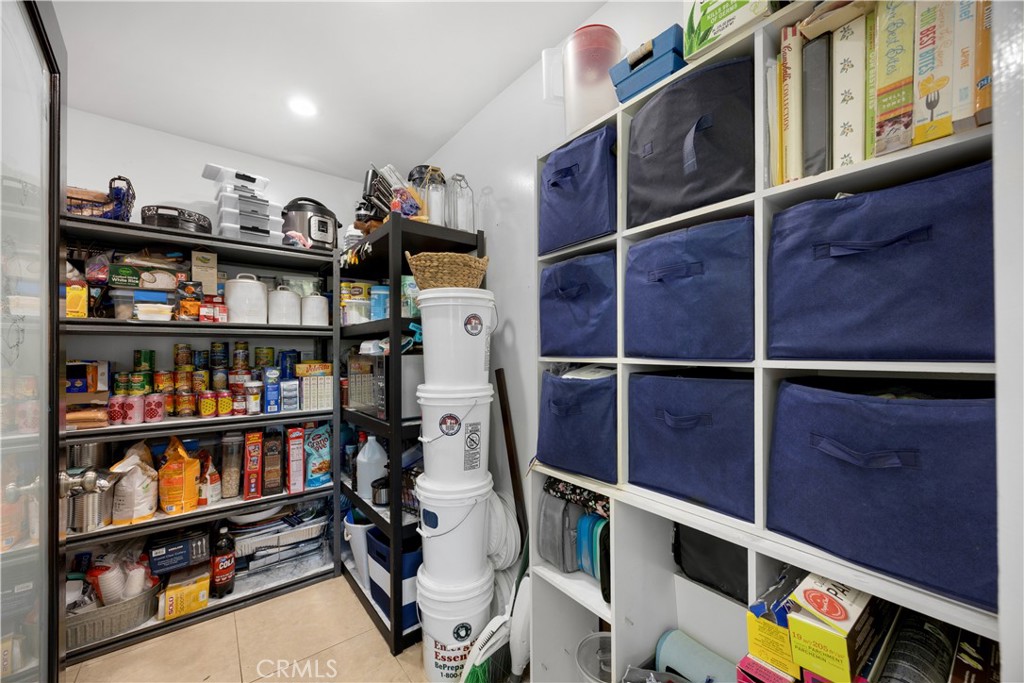 https://media.crmls.org/medias/2b9d681a-3384-4fa6-ba98-c67cd95addcc.jpg?preset=X-Large