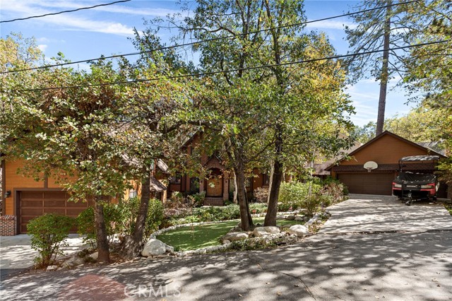 Detail Gallery Image 4 of 66 For 951 Osprey Ln, Lake Arrowhead,  CA 92352 - 4 Beds | 4 Baths