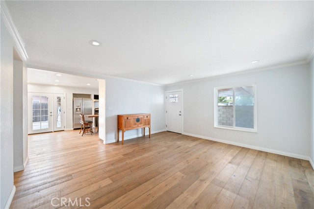 Detail Gallery Image 5 of 24 For 9611 Albacore Dr, Huntington Beach,  CA 92646 - 4 Beds | 2 Baths