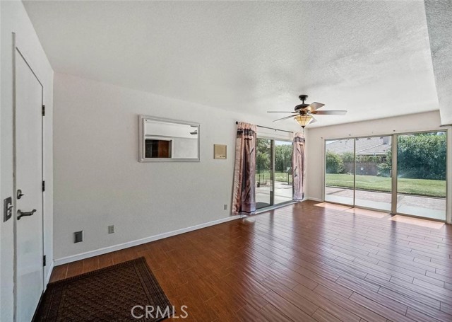 Detail Gallery Image 7 of 14 For 39812 Golfers, Palmdale,  CA 93551 - 5 Beds | 3 Baths