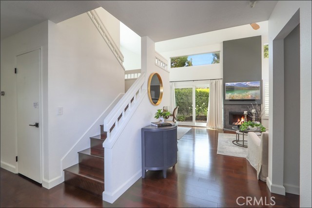 3 Primrose, Aliso Viejo CA: https://media.crmls.org/medias/2b9ec4cd-0878-4508-929a-fcbb2f05d3d7.jpg