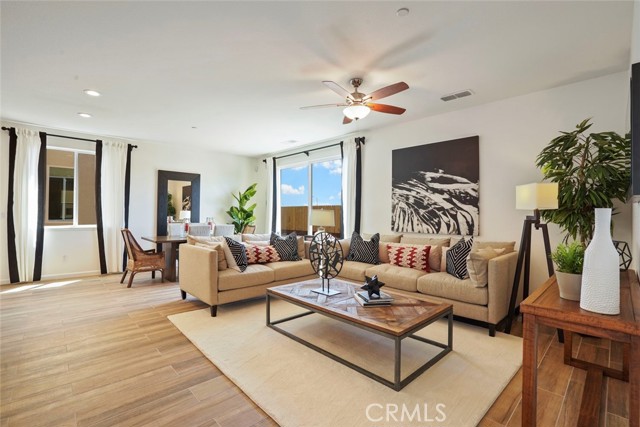 Detail Gallery Image 8 of 8 For 455 Barrett Ln, Los Banos,  CA 93635 - 4 Beds | 3 Baths