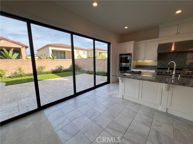 29 Caspian, Lake Forest CA: https://media.crmls.org/medias/2b9f5bfb-af9b-4183-b02c-289f523490cf.jpg