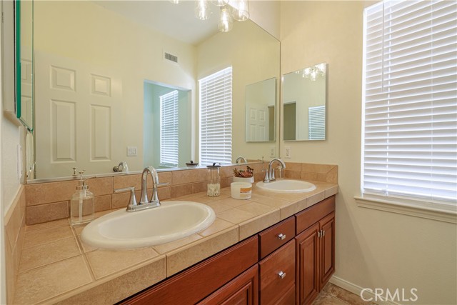 Detail Gallery Image 55 of 75 For 22 Modesto, Irvine,  CA 92602 - 6 Beds | 3 Baths