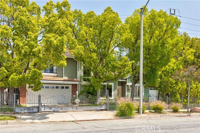 Detail Gallery Image 21 of 47 For 1901 W Pacific Ave, Burbank,  CA 91506 - 3 Beds | 3 Baths