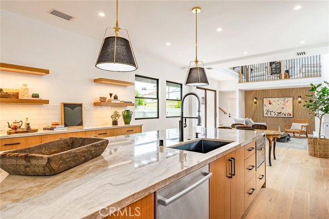 223 Orchid Avenue, Corona del Mar CA: https://media.crmls.org/medias/2b9fcd02-224f-4763-86e5-ab6041b12c04.jpg