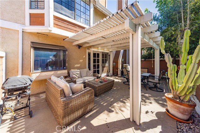 Detail Gallery Image 31 of 39 For 5930 Tampa #204,  Tarzana,  CA 91356 - 3 Beds | 3/1 Baths
