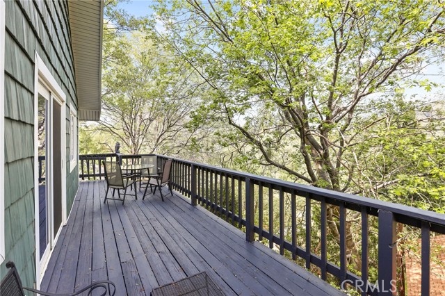 Detail Gallery Image 21 of 46 For 453 Davos, Crestline,  CA 92325 - 5 Beds | 2/1 Baths