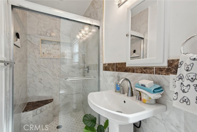 Image 16 of 52 For 12268 Samoline Avenue