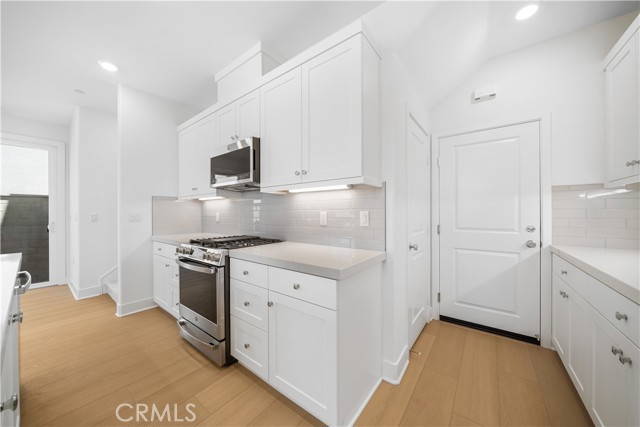 410 Lobata, Irvine CA: https://media.crmls.org/medias/2ba19ac7-502e-4f64-b962-201d082f6ae7.jpg