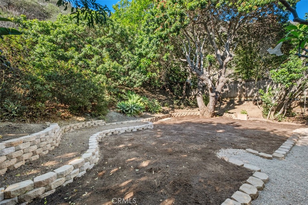 MLS #OC25252846 image #5