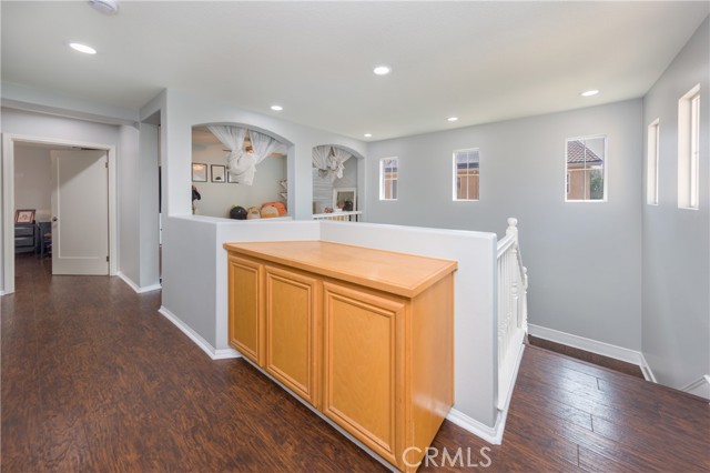 Detail Gallery Image 14 of 35 For 19659 Lanview Lane, Saugus,  CA 91350 - 4 Beds | 3 Baths