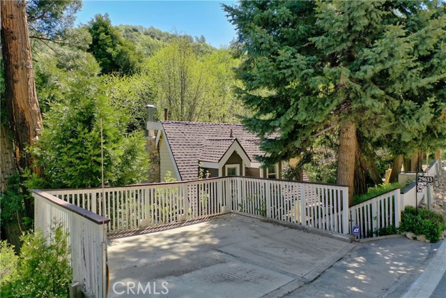 29613 Hook Creek Road, Cedar Glen CA: https://media.crmls.org/medias/2ba387b5-c304-42b9-927b-c23a0bc91f5b.jpg