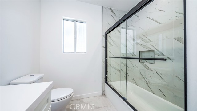 Detail Gallery Image 9 of 14 For 15948 Wyandotte St, Lake Balboa,  CA 91406 - 3 Beds | 2 Baths