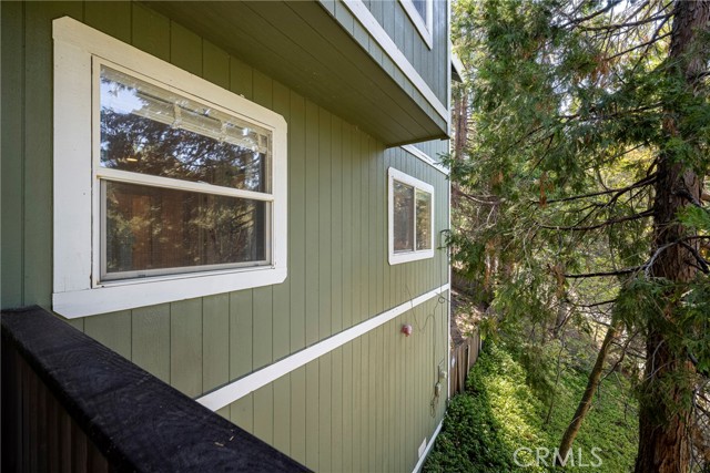 Detail Gallery Image 29 of 44 For 305 Summit Rd, Lake Arrowhead,  CA 92352 - 3 Beds | 2 Baths