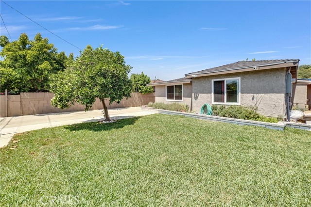 2513 W Occidental Street, Santa Ana CA: https://media.crmls.org/medias/2ba4d536-ff80-47da-b9d1-180cb2c58543.jpg