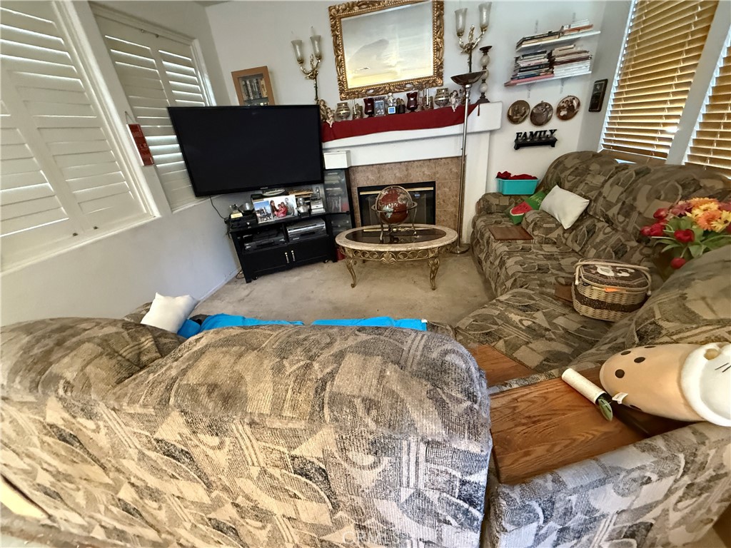 https://media.crmls.org/medias/2ba584f2-3a63-4841-b90d-42e0b6e26774.jpg?preset=X-Large