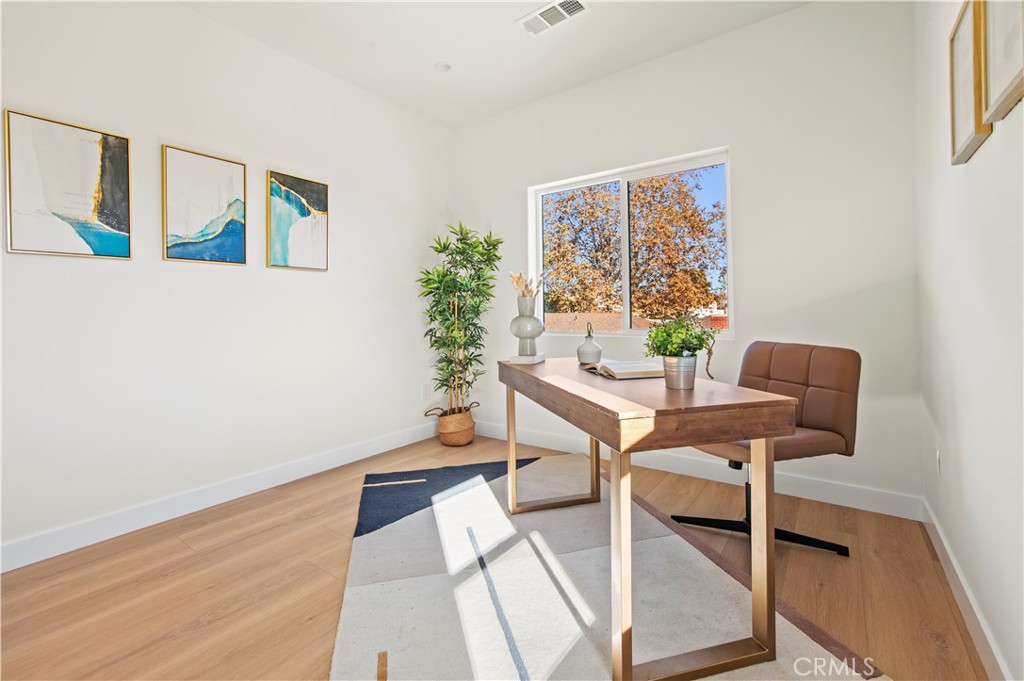 MLS #OC25253877 image #13