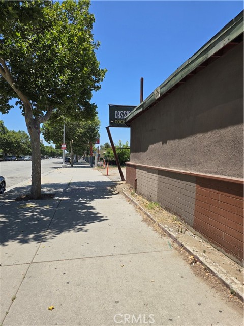 Image 6 of 47 For 855 Holt Avenue