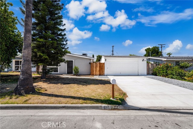 610 W Glen Lyn Drive, Glendora CA: https://media.crmls.org/medias/2ba6f620-0b8b-465a-aebb-8d35026bf453.jpg