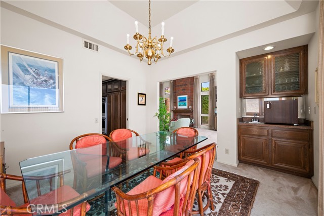 21 Beachcomber Drive, Corona del Mar CA: https://media.crmls.org/medias/2ba894a0-331a-4f68-b2dc-ae1fca53fa80.jpg