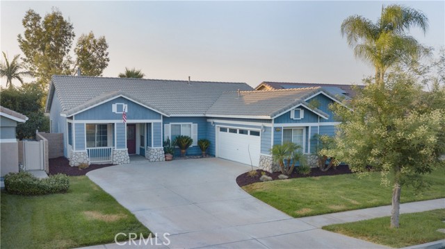 2073 Sawgrass Creek Ln, Corona, CA 92883