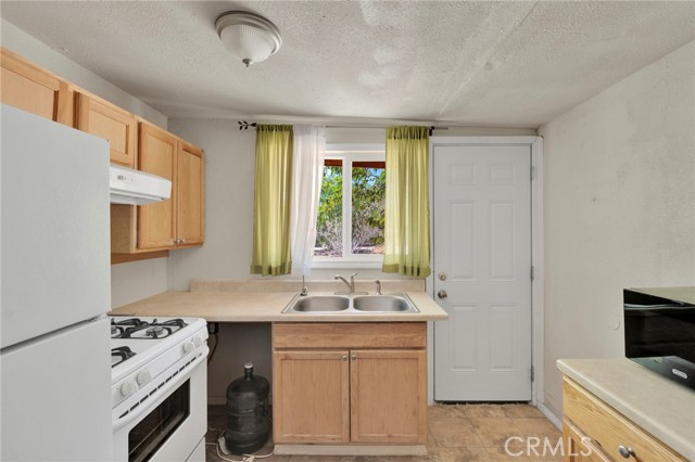 Detail Gallery Image 42 of 63 For 12660 Ivanhoe Rd, Lucerne Valley,  CA 92356 - 4 Beds | 3 Baths