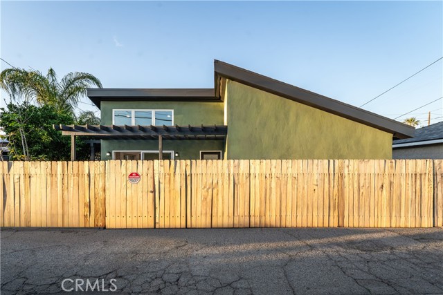 Detail Gallery Image 28 of 33 For 16122 San Fernando Mission Bld, Granada Hills,  CA 91344 - 5 Beds | 5 Baths