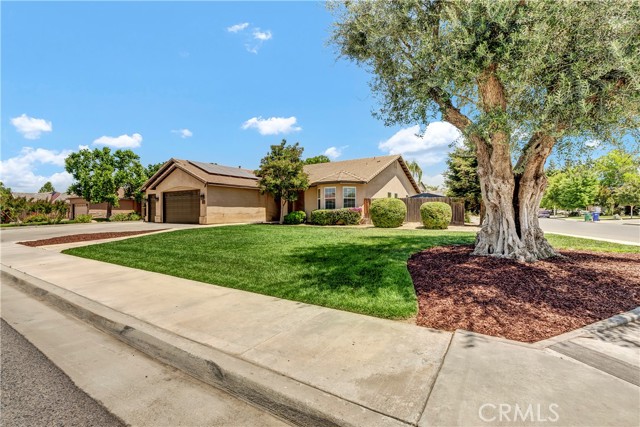 Detail Gallery Image 5 of 54 For 300 S Lombardi St, Porterville,  CA 93257 - 4 Beds | 2 Baths