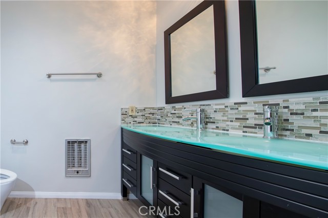 Detail Gallery Image 36 of 57 For 7447 Enfield, Reseda,  CA 91335 - 3 Beds | 2 Baths