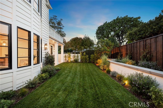 1963 Port Edward Place, Newport Beach CA: https://media.crmls.org/medias/2ba949e7-13d2-4c8d-922a-c8687a4880b2.jpg