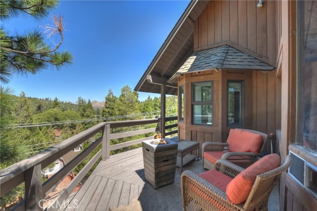 Detail Gallery Image 20 of 65 For 825 Grass Valley Rd, Lake Arrowhead,  CA 92352 - 5 Beds | 5/1 Baths