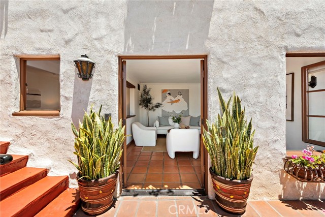 606 Avenida Victoria, San Clemente CA: https://media.crmls.org/medias/2baa291b-8de2-44b4-89ce-b72a424b7b86.jpg