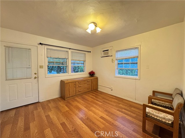 Detail Gallery Image 2 of 6 For 607 N Harbor Bld #1/2,  Fullerton,  CA 92832 - 2 Beds | 1 Baths