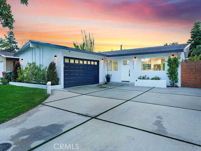 Detail Gallery Image 1 of 40 For 2215 Avalon St, Costa Mesa,  CA 92627 - 3 Beds | 2 Baths