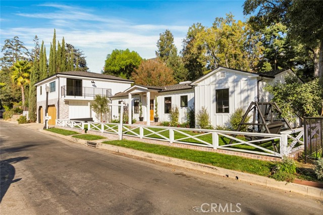 Detail Gallery Image 3 of 45 For 3436 Primera Ave, Los Angeles,  CA 90068 - 3 Beds | 2 Baths