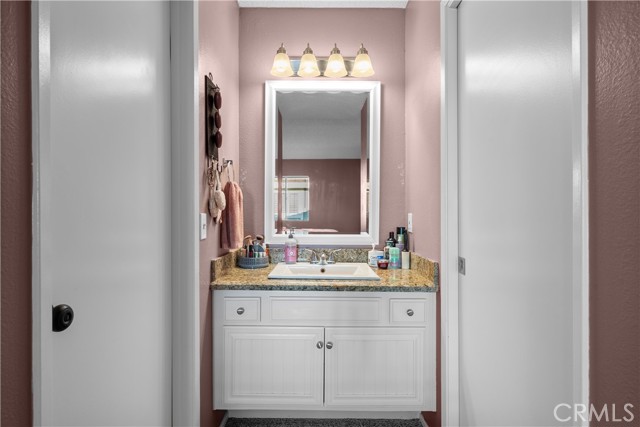 Detail Gallery Image 30 of 42 For 26964 Flo Ln #324,  Canyon Country,  CA 91351 - 2 Beds | 2 Baths