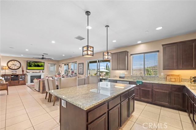 Detail Gallery Image 6 of 57 For 45936 Camino Rubi, Temecula,  CA 92592 - 4 Beds | 3/1 Baths