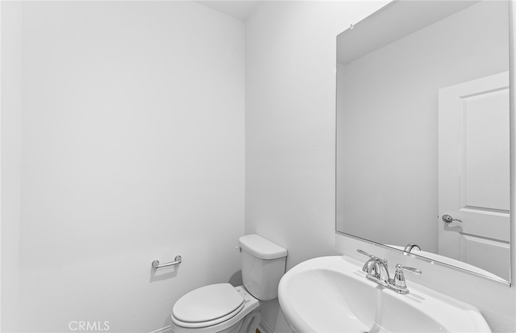 https://media.crmls.org/medias/2bac7541-c17f-48e3-b86b-41aaecafc28e.jpg?preset=X-Large