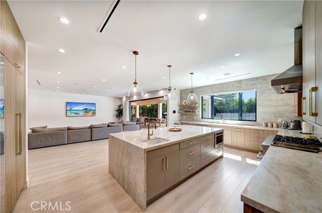 Detail Gallery Image 26 of 72 For 5355 Aldea Ave, Encino,  CA 91316 - 5 Beds | 5/1 Baths