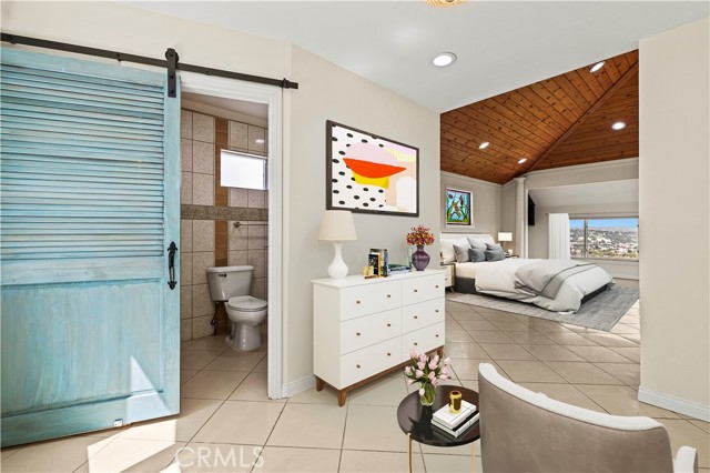 3916 Carnavon Way, Los Angeles CA: https://media.crmls.org/medias/2bad4374-e971-425a-b8f9-96633afe87e0.jpg