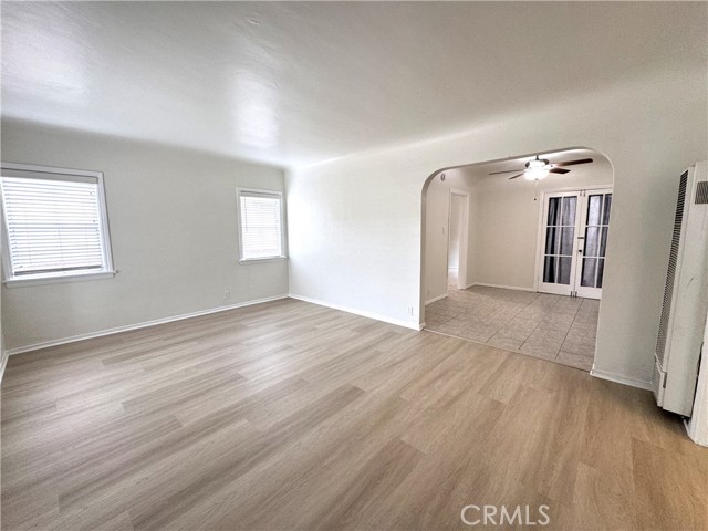 73 W Plymouth Street, Long Beach CA: https://media.crmls.org/medias/2bae89ab-d691-4d92-b4b1-088bda5c4cec.jpg