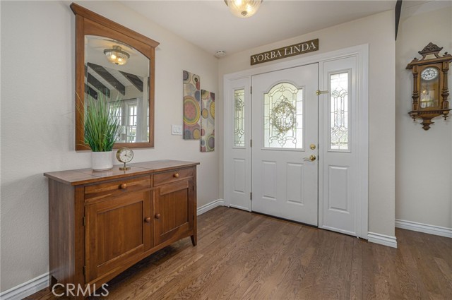 Detail Gallery Image 9 of 47 For 4373 Mahogany Cir, Yorba Linda,  CA 92886 - 4 Beds | 2/1 Baths