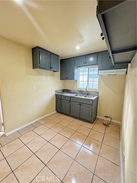 Detail Gallery Image 3 of 6 For 3536 C W 108th St #C,  Inglewood,  CA 90303 - 1 Beds | 1 Baths