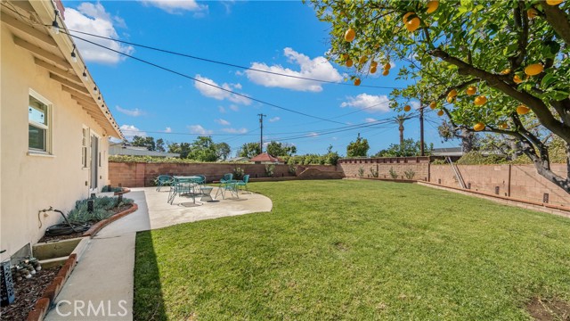 Detail Gallery Image 12 of 14 For 10449 Gloria Ave, Granada Hills,  CA 91344 - 3 Beds | 2 Baths